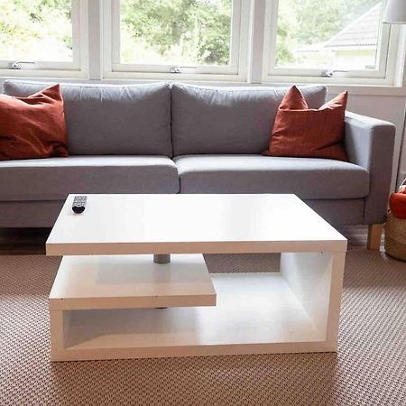 A Lovely Bright Apartment With It'S Own Entrance Kungsbacka Bagian luar foto