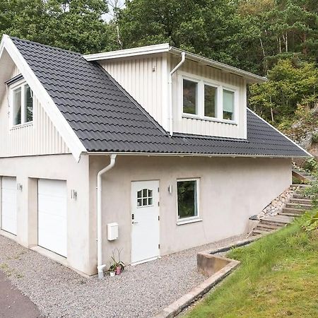 A Lovely Bright Apartment With It'S Own Entrance Kungsbacka Bagian luar foto