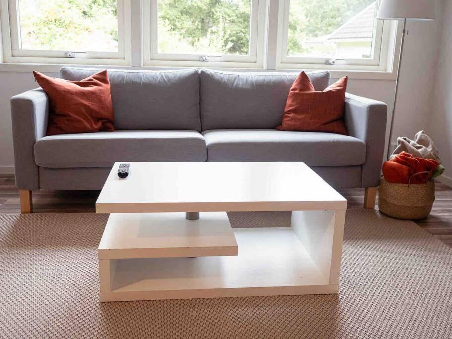 A Lovely Bright Apartment With It'S Own Entrance Kungsbacka Bagian luar foto