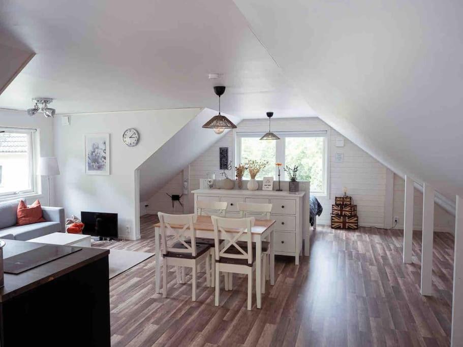 A Lovely Bright Apartment With It'S Own Entrance Kungsbacka Bagian luar foto