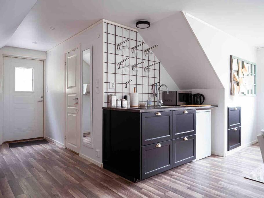 A Lovely Bright Apartment With It'S Own Entrance Kungsbacka Bagian luar foto