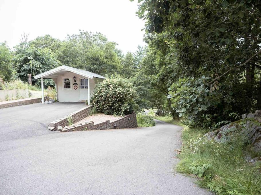 A Lovely Bright Apartment With It'S Own Entrance Kungsbacka Bagian luar foto