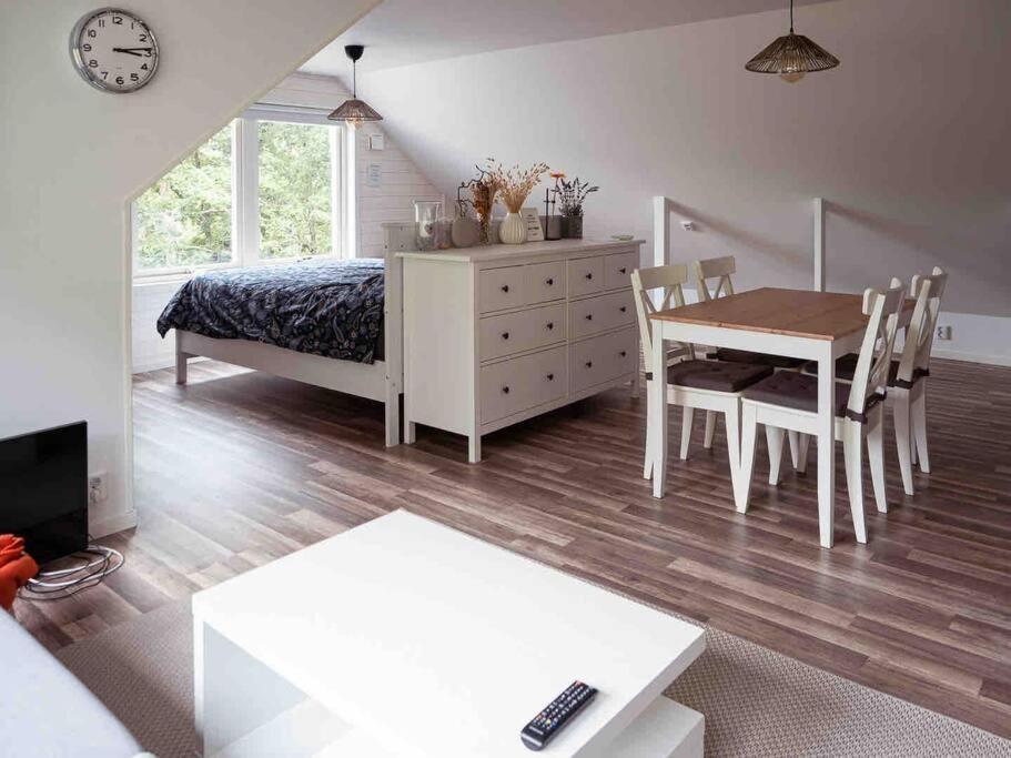 A Lovely Bright Apartment With It'S Own Entrance Kungsbacka Bagian luar foto